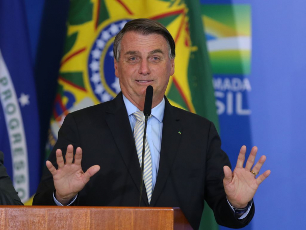 Bolsonaro: "Fachin sempre teve uma forte ligação com o PT"