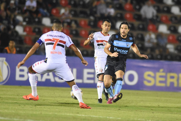 Germano, contra o Botafogo-SP