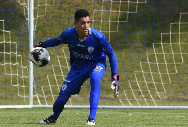 O goleiro Daniel, do Londrina