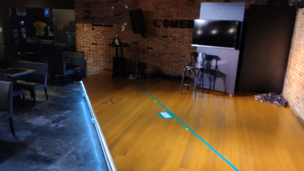 Palco do Comedy Clube, em Curitiba: casa voltou a funcionar há duas semanas