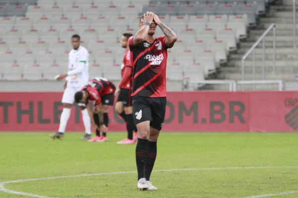 Athletico 2x2 Maringá