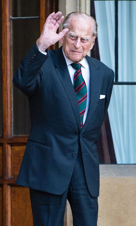 Panca e simpatia: Príncipe Philip arrasando com seu terno clássico e bem cortado