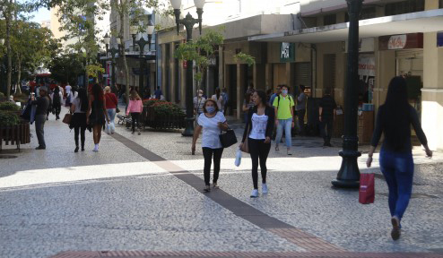 Parte das lojas de rua não deve abrir no domingo, apesar da permissão do último decreto