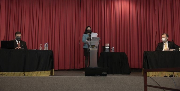Debate entre candidatos realizado em junho