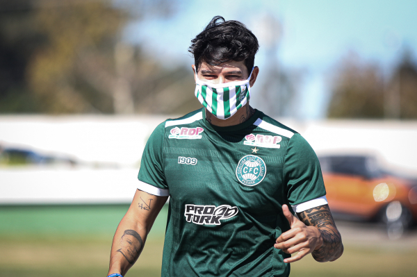 Giovanni Augusto no treino do Coritiba dessa quarta-feira