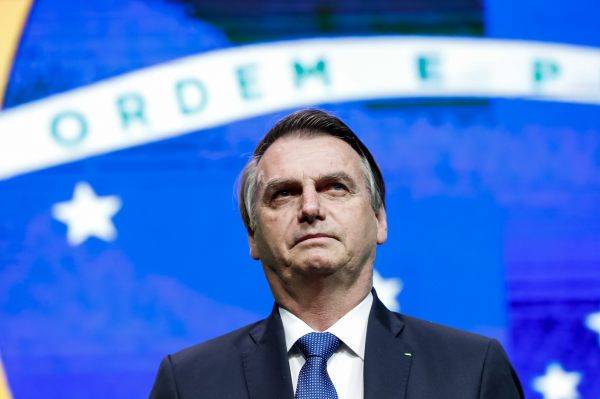 Bolsonaro: "Cobrem os senadores do seu Estado”