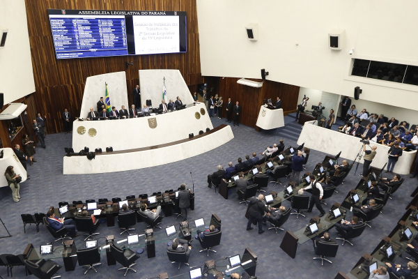 Gastos de deputados com verba da Assembleia Legislativa caem 12,8% - Bem  Paraná