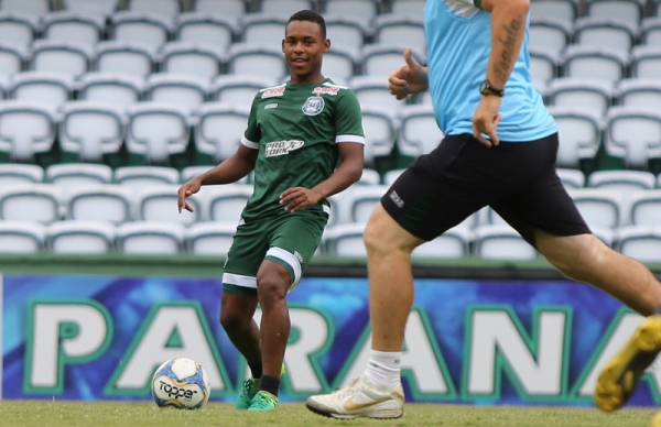 Igor Paixão: ele fica com a vaga de Thiago Lopes