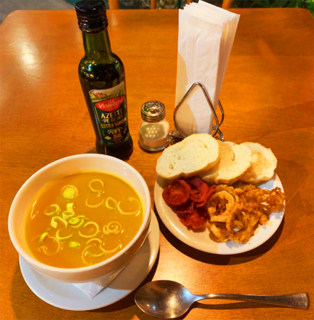 A sopa de abóbora com alho poró do Delicário