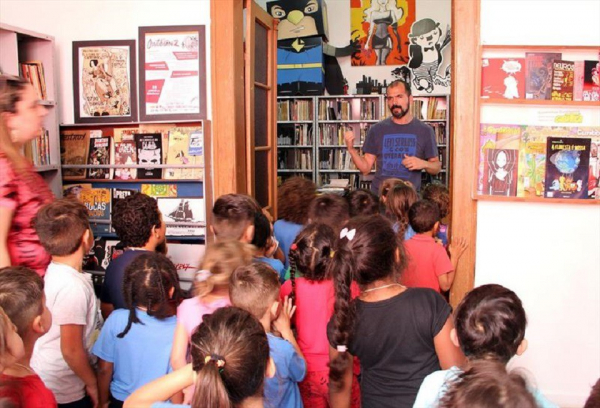 São vários cursos e oficinas para todas as idades