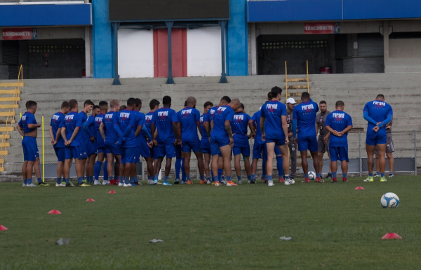 Treino do Paraná Clube: em busca da vaga