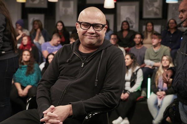 Welder Rodrigues, ator do ‘Zorra’, será uma das atrações do ‘Que História é Essa, Porchat?’, nesta terça-feira no GNT