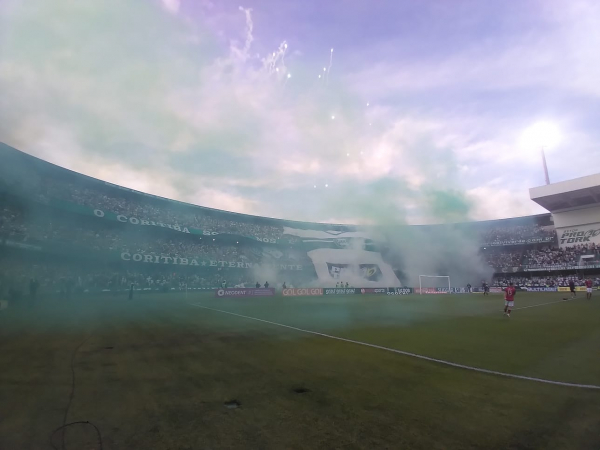 Torcida no Couto Pereira