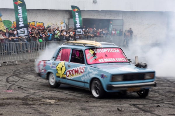 Show Car contou com espetáculo de manobras no Pinheirão