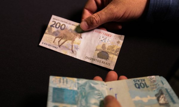 Mais da metade (53,5%) disseram que os compromissos reduziram o padrão de vida.