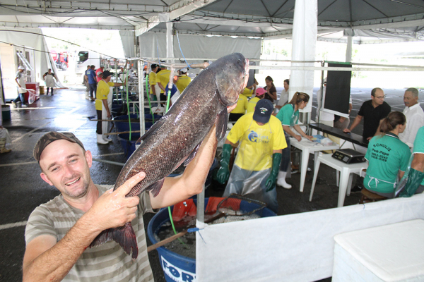 Peixe vivo: feiras de pescados são uma tradição na região