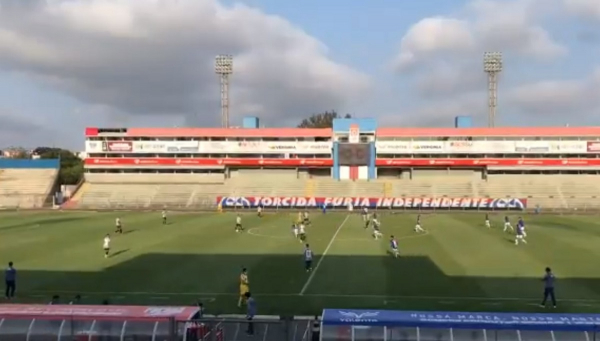 Paraná 1x1 Santos, na Vila Capanema