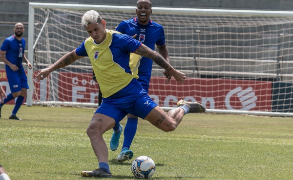 Fabrício: titular no lugar de Rodolfo, suspenso