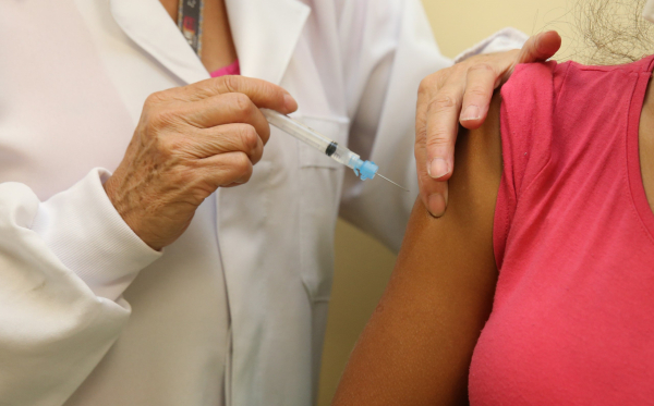Paraná já vacinou 7.611.273 primeiras doses e 3.398.337 de pessoas com a segunda dose