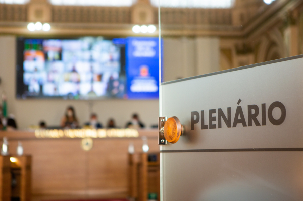 Câmara: vereadores pediram debate com o prefeito Rafael Greca sobre novas medidas restritivas