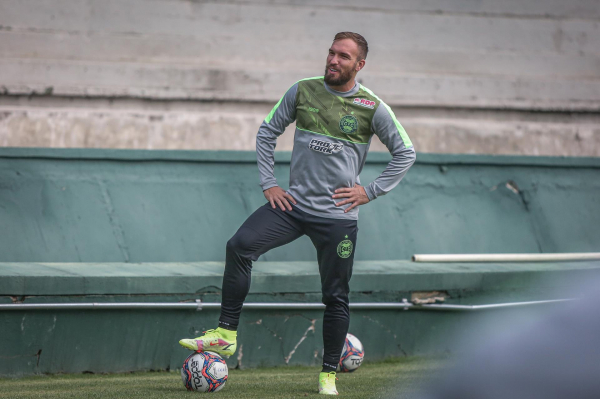 O volante Willian, do Coritiba
