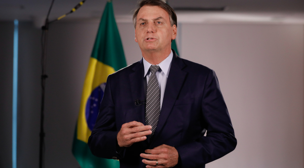 Bolsonaro: "Pois eu quero, se for depender de mim, que o ICMS incida na origem, no preço do combustível na refinaria."