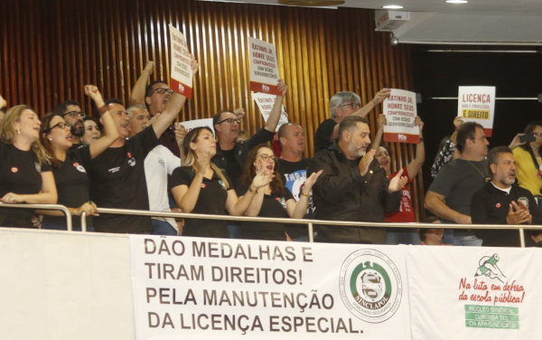 A medida vale apenas para os servidores do Executivo