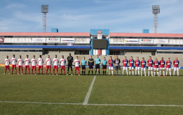 Paraná 1x2 Internacional, na Vila Capanema