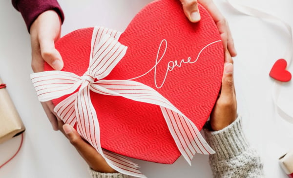Comércio e artesão investem no amor e no comércio online para o dia dos  namorados - Bem Paraná