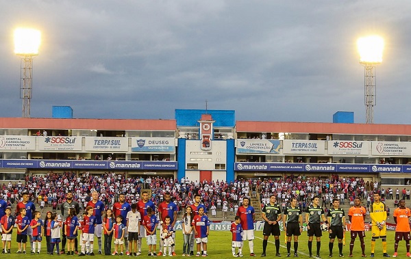 Paraná Clube e Athletico, na Vila Capanema