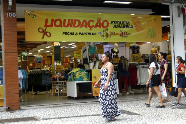 Varejo foi um dos setores que mais contratou em 2019