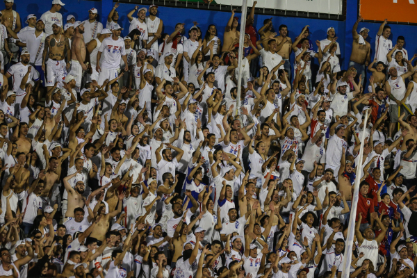 Torcida do Paraná Clube na Vila Capanema, em 2017