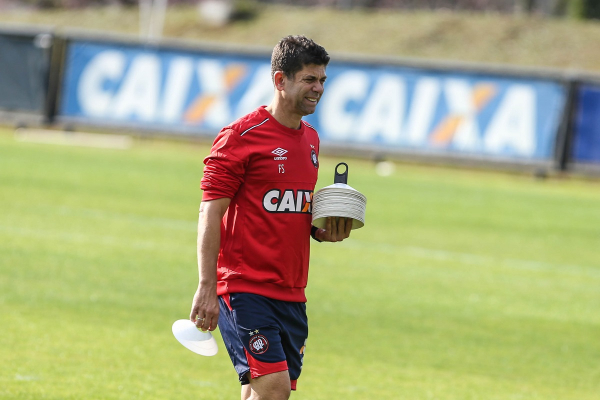 Fabiano Soares: última vitória do Athletico contra o Avaí foi sob o comando dele