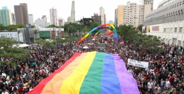 Foto ilustrativa da Marcha para Diversidade de Curitiba em 2018