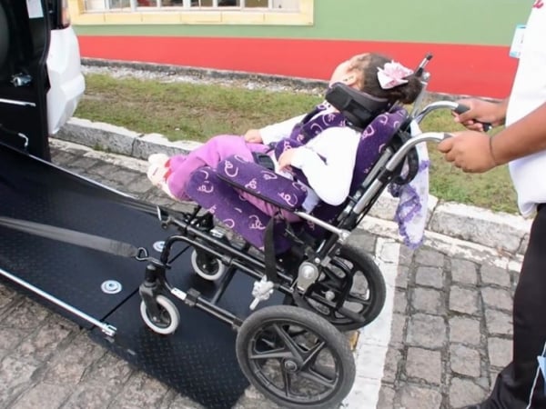 Atendimento do transporte auxilia os mais necessitados