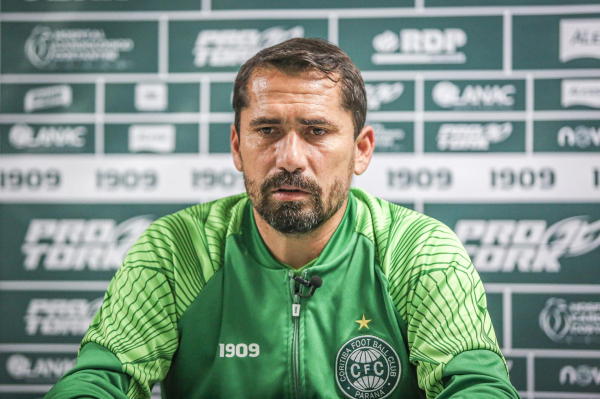 Morínigo: “O sistema (com 3 zagueiros) eu gostei. Acho que não foi a causa de derrota”