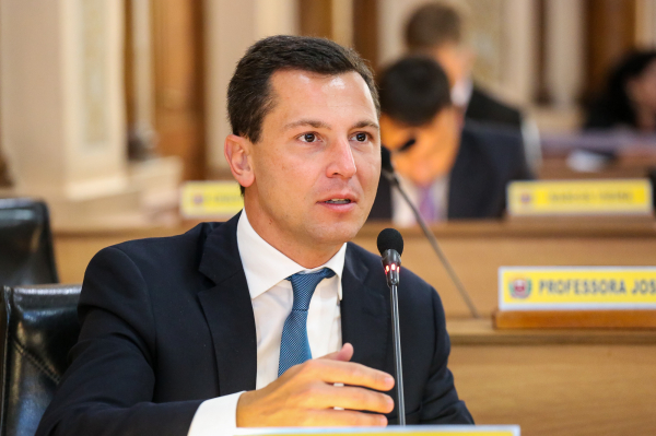 Pier Petruzziello: presidente nacional do PTB, Roberto Jefferson, ameaçou expulsar vereador