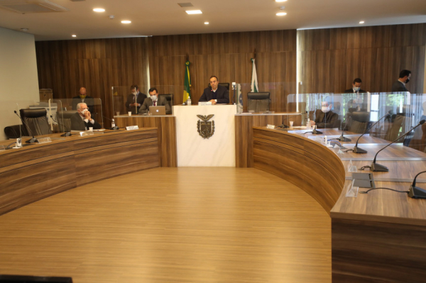 Prestaram depoimentos proprietários de clínicas, familiares e pessoas suspeitas de terem furado a fila de vacinação