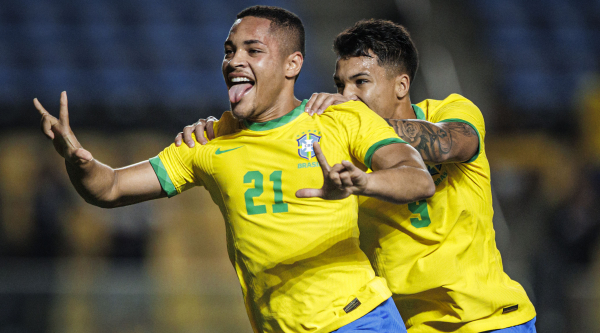 Vitor Roque pela seleção sub-20