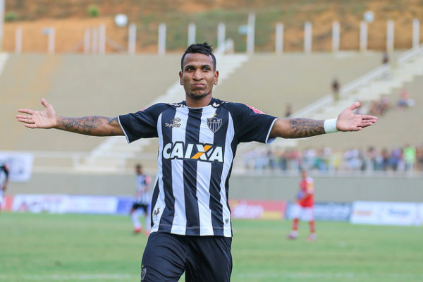 Otero: média de gols superior à de Nikão