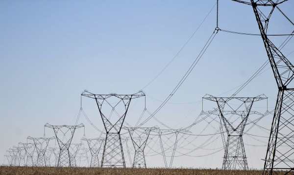 Publicamente, sempre que questionado, o ministro de Minas e Energia, Bento Albuquerque, tem negado o risco de um racionamento.