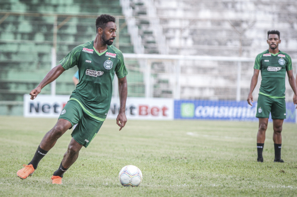 O zagueiro Wellington Carvalho: jogador estreia pelo Coritiba na partida desta terça-feira