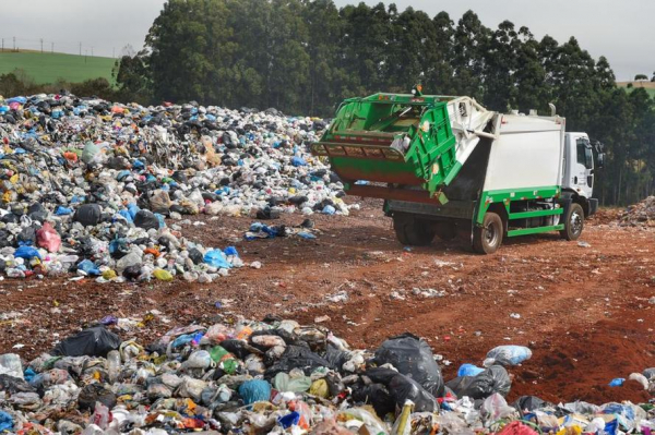 Lei regula coleta, reciclagem, tratamento e destinação dos resíduos sólidos