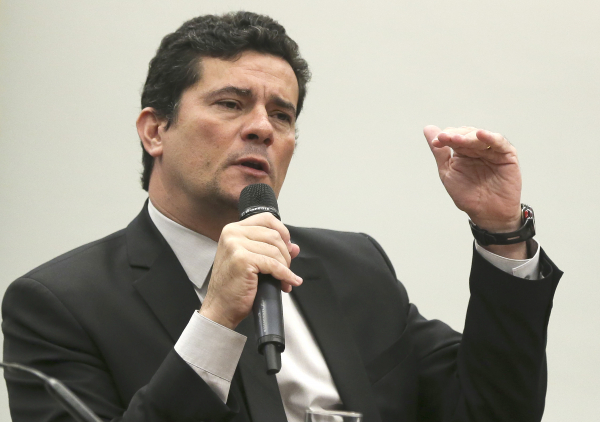 Moro: notícia-crime no STJ