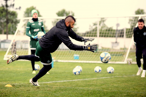 Alex Muralha: de volta ao time