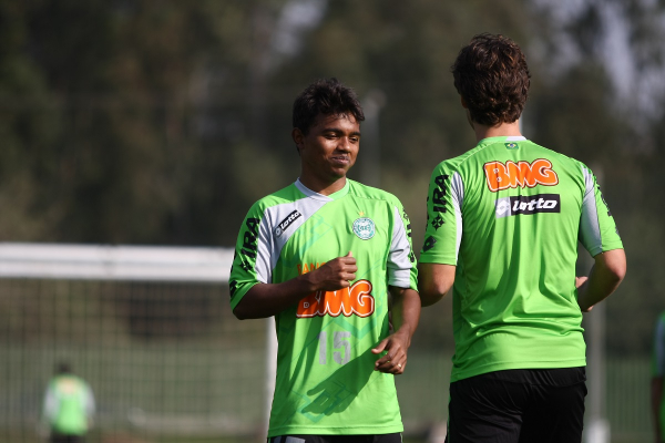 Renatinho em treino do Coritiba, em 2010