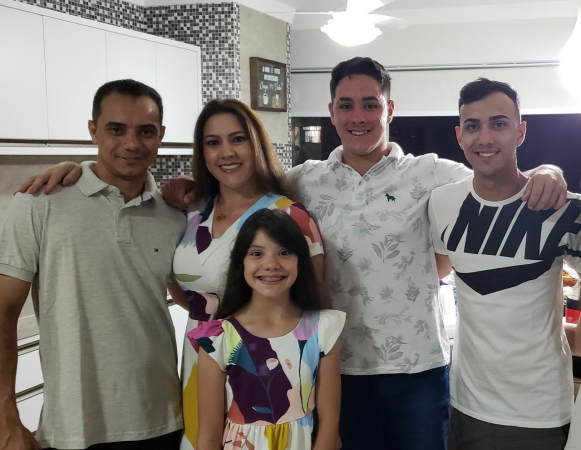 Edson Greff com a esposa Juciane e os filhos Eduardo, Victor e Geovanna(Foto cedida)