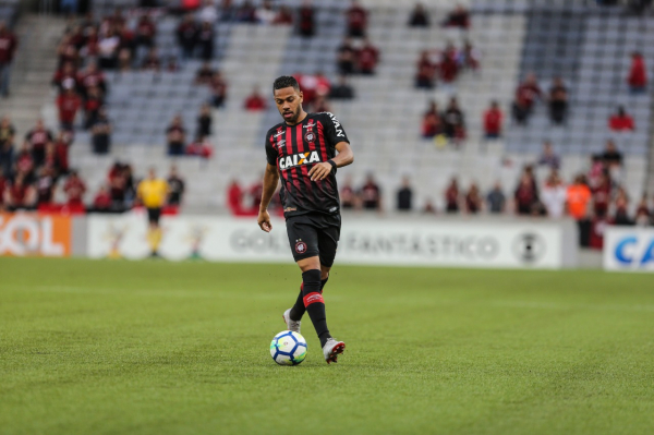 Renan Lodi: rumo à seleção brasileira
