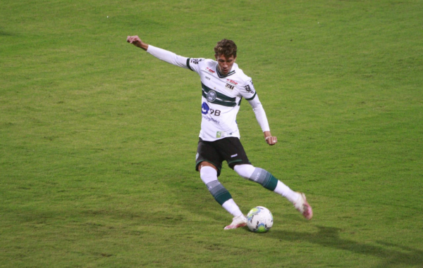 Guilherme Biro: titular com Morínigo