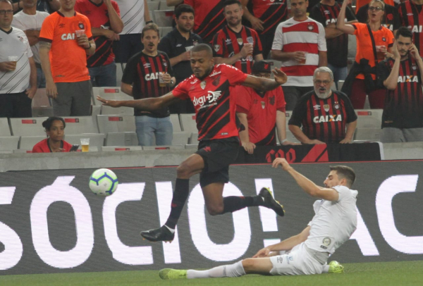 Marcelo Cirino, diante do Santos, na quarta-feira: despedida